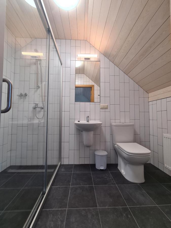 Viesu Nams Upe Hotel Roja Bagian luar foto